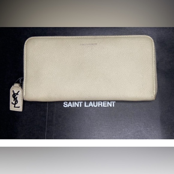 Saint Laurent Beige and Black wallet with gunmetal wristlet chain. - Picture 2 of 12